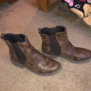 Brown Short Ankle Chelsea Booties Boots 9